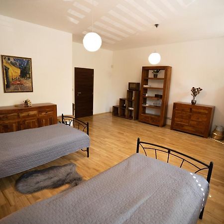Black Field Apartment Brno Luaran gambar