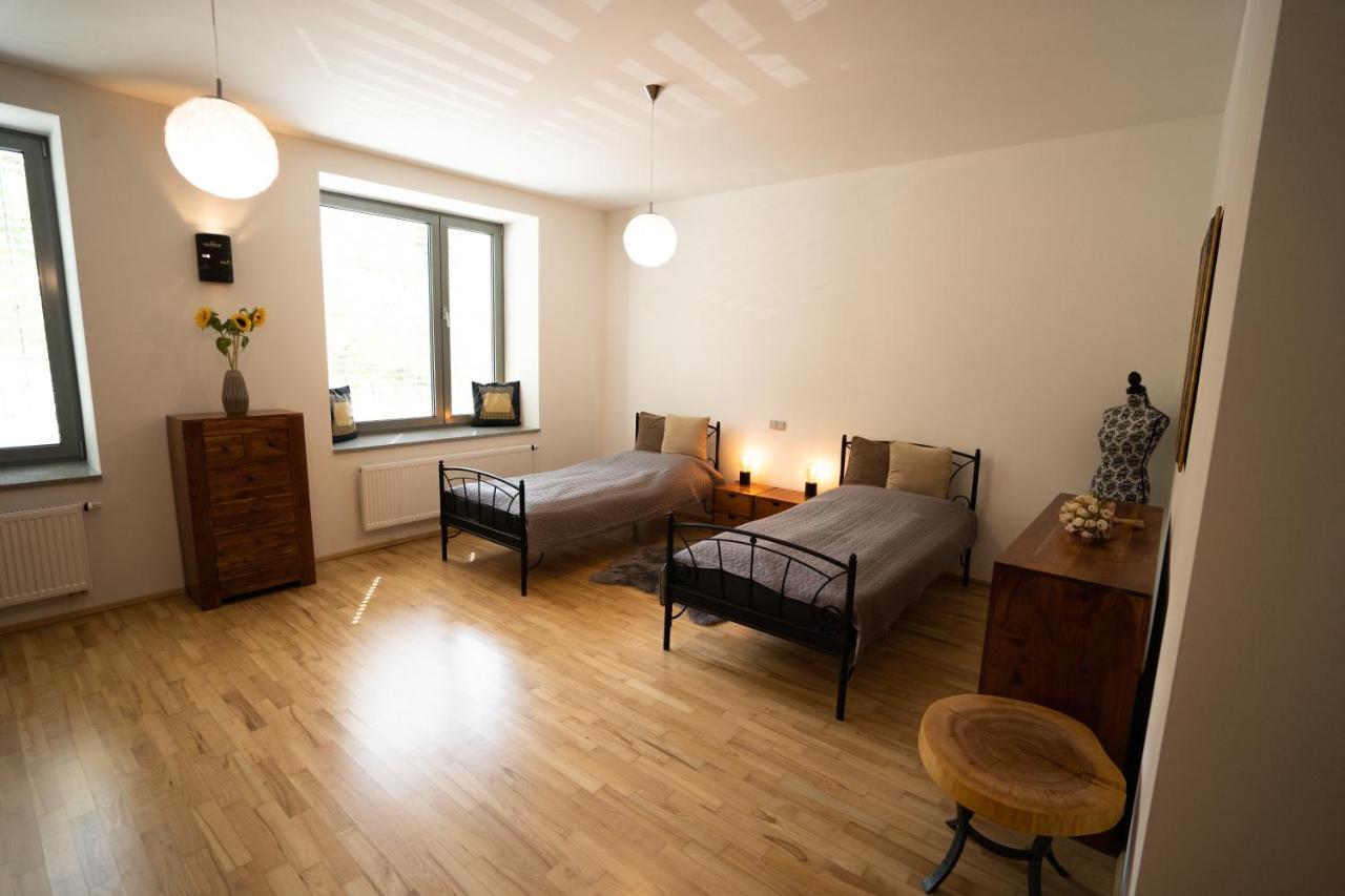 Black Field Apartment Brno Luaran gambar