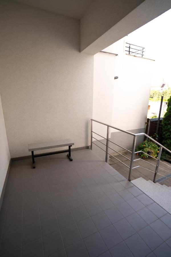 Black Field Apartment Brno Luaran gambar